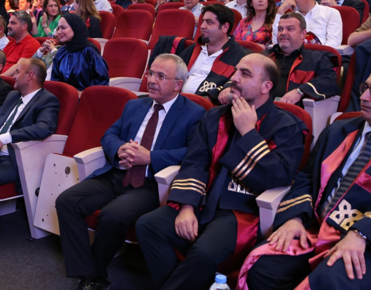 Abidin Özkaya ERÜ Tıp Fakültesi’nin mezuniyet törenine katıldı